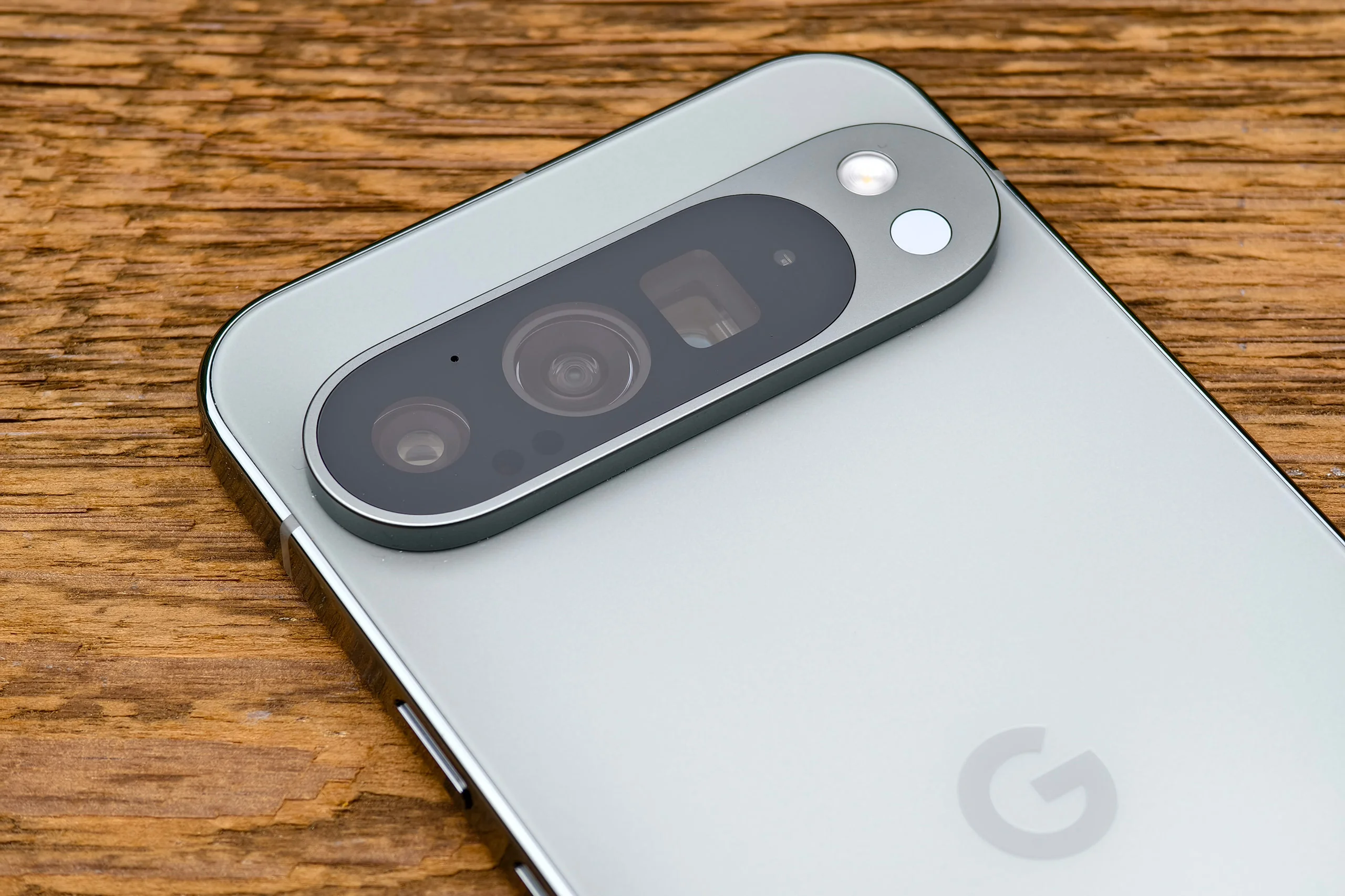 بررسی تخصصی دوربین گوگل پیکسل ۹ پرو ایکس‌ال